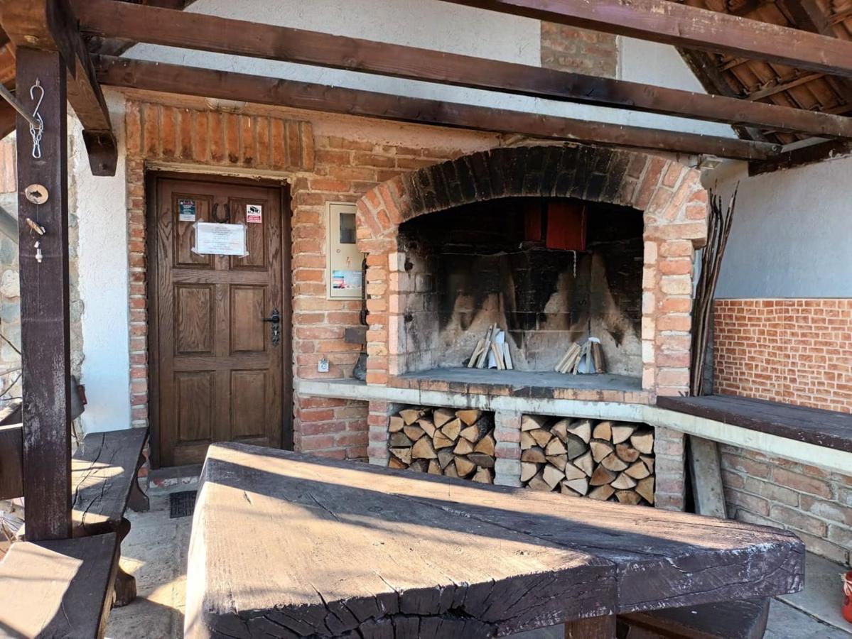 Robinson Vila Kitokret Kutjevo Bagian luar foto